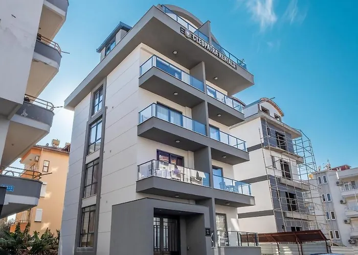 Duplex In The Heart Of Cleopatra, 200m To The ألانيا
